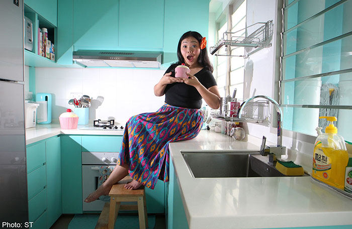 Siti, attractive female Singaporean celebrities