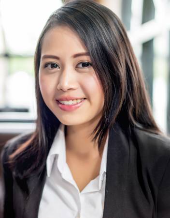 Portrait of a Singapore single professional